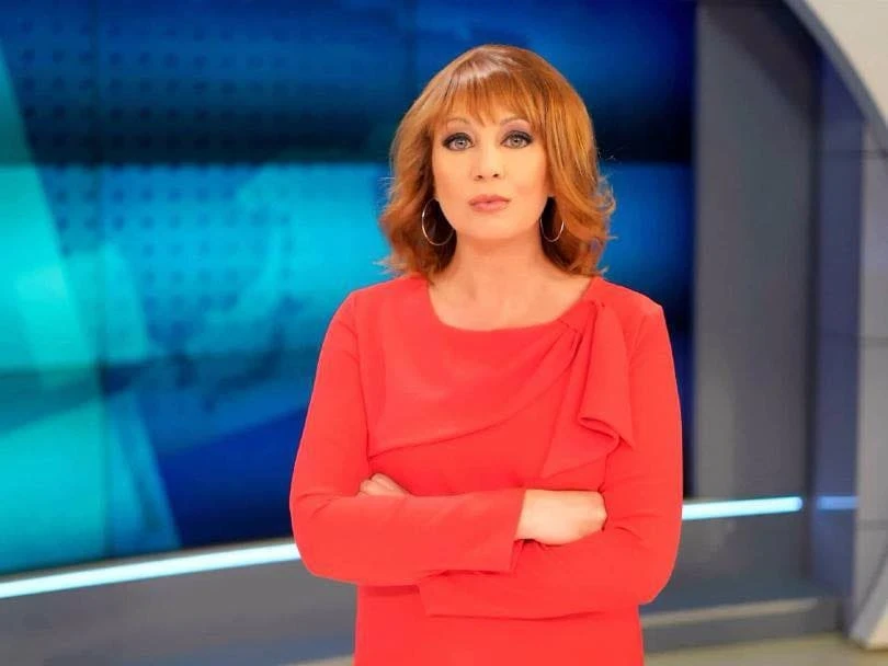 Ето кой дърпа конците на Острова, водещата Нора Арсова и Васил Гюров тайно...