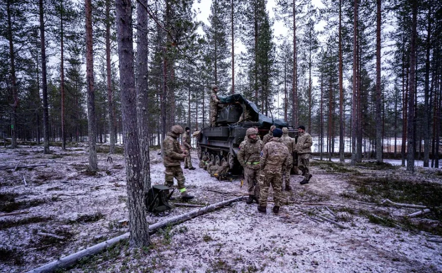 Британската армия използва САУ Archer близо до руската граница СНИМКИ