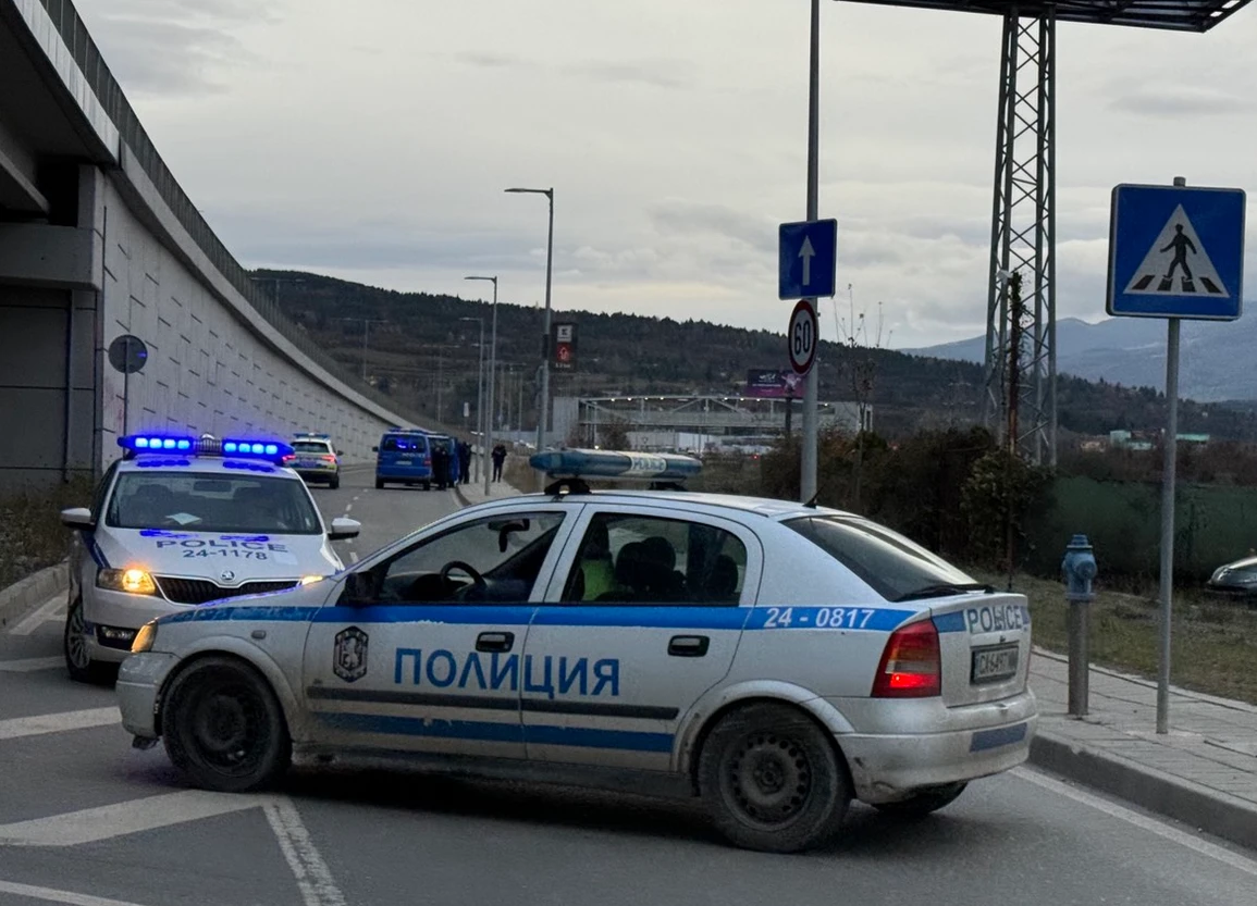 Гонка на смъртта: Мигрантите са искали да убия полицаите, МВР с горещи подробности