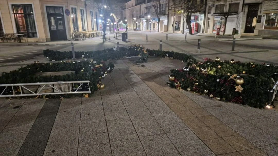 Във Враца е страшно! Вятърът направи големи поразии ВИДЕО