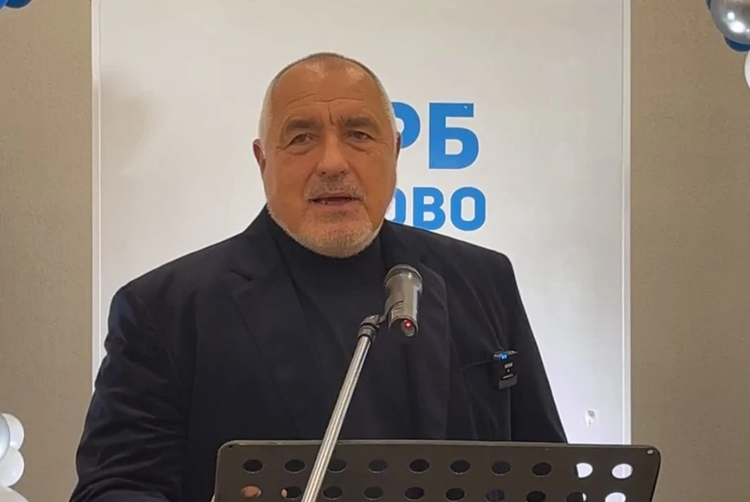 Борисов се появи изненадващо на това място и призна: Никога не съм го правил, но така се зарадвах, че… ВИДЕО