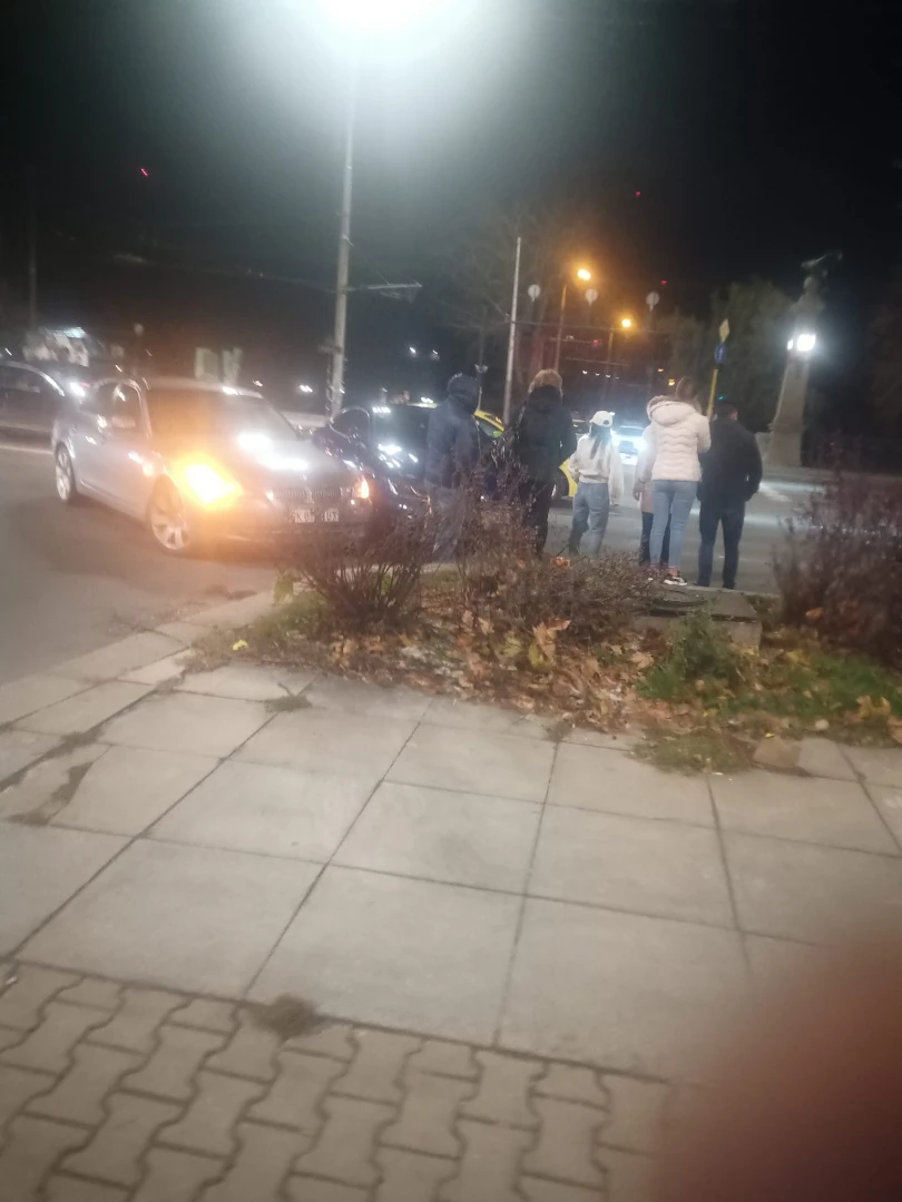 Извънредна ситуация посред нощ на Орлов мост в София СНИМКИ