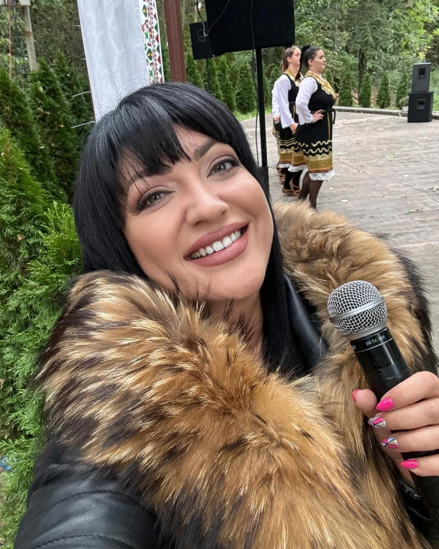 Народната певица Ива Давидова с нов мъж СНИМКИ