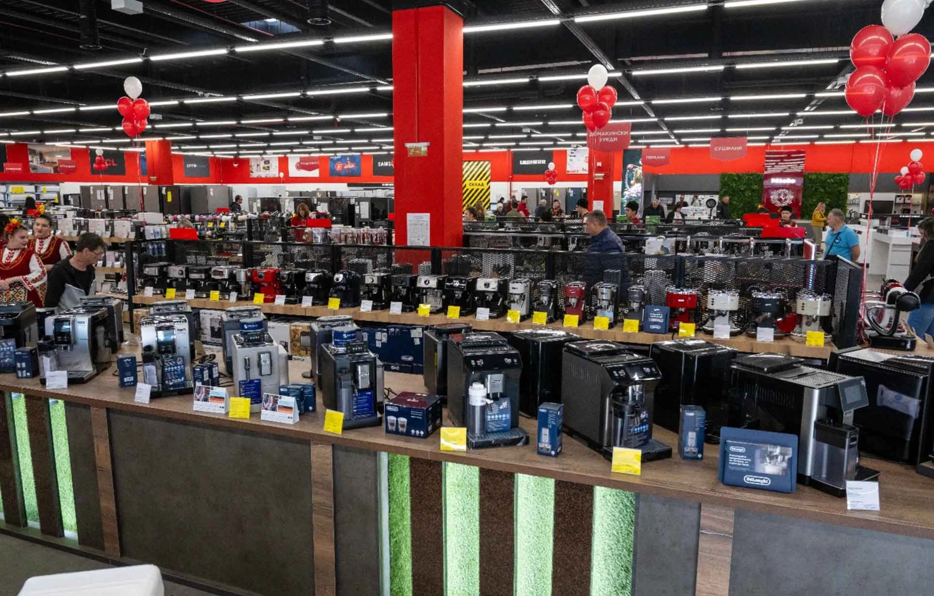 Техномаркет и Lidl в PARKMAXX Пловдив: Удобно пазаруване и страхотни предложения за Коледа