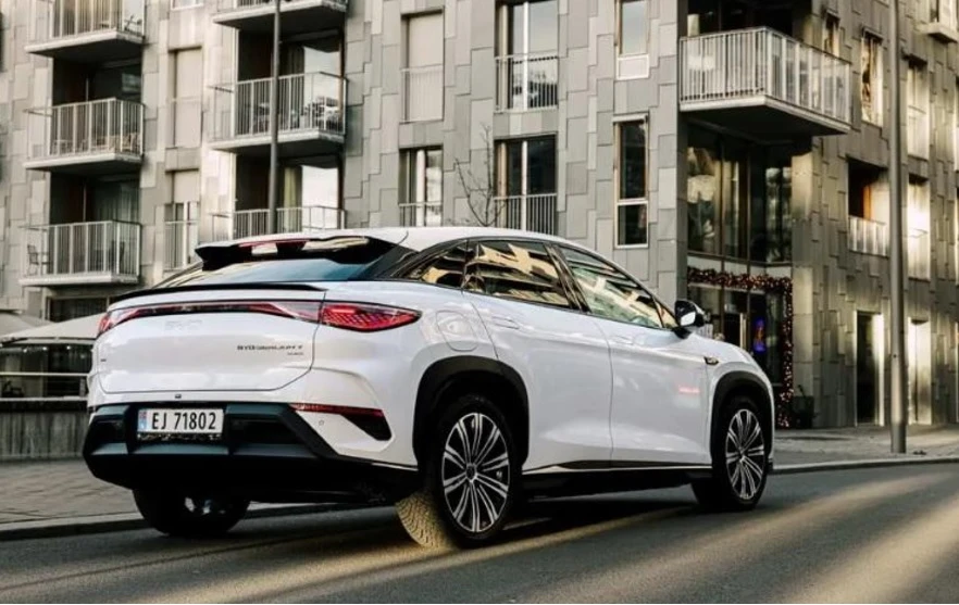 Подсилена каросерия: BYD представи нов кросоувър в Европа СНИМКИ