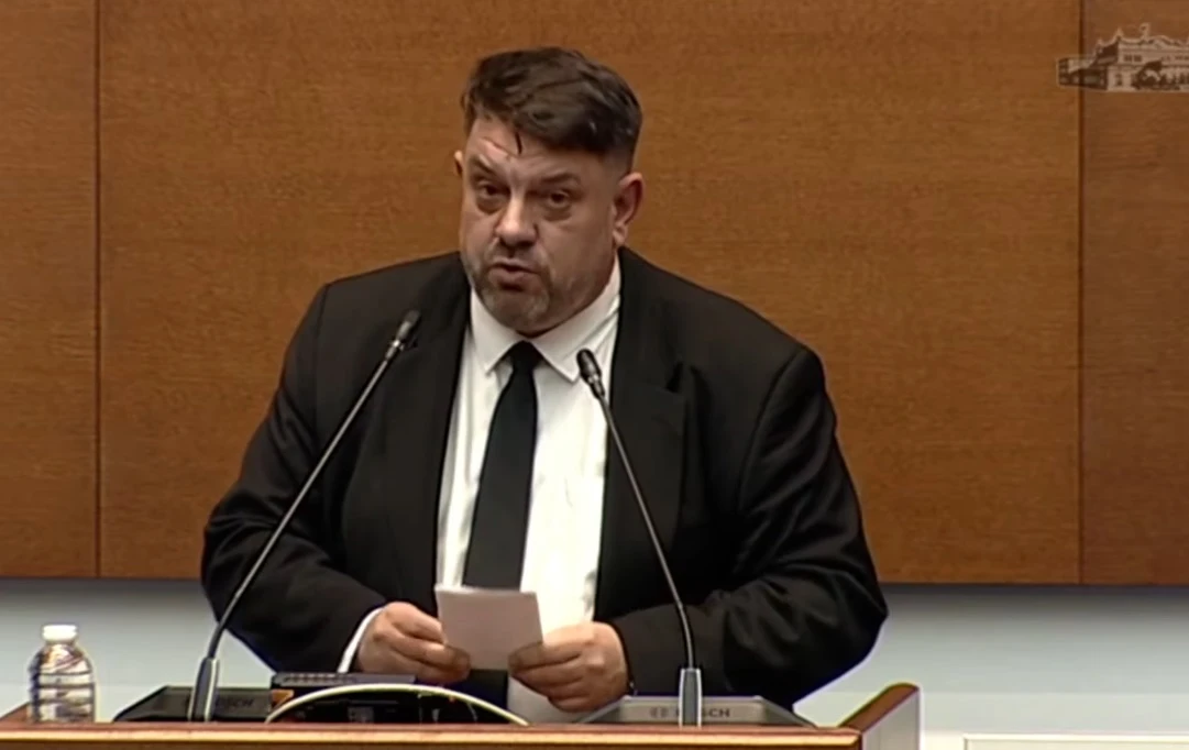 Пореден екшън в НС, депутатите се изпокараха махленски ВИДЕО