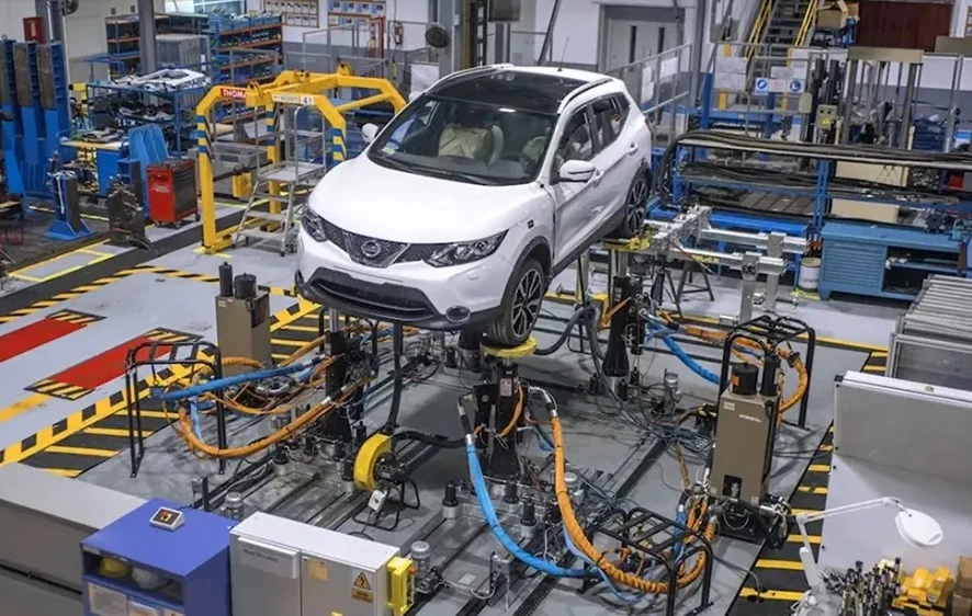 Тежко положение: Автомобилен гигант има от 12 до 14 месеца, за да оцелее