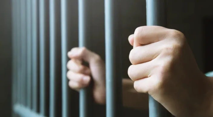 Доживотен затвор за служител в детска градина, изнасилил над 60 момичета