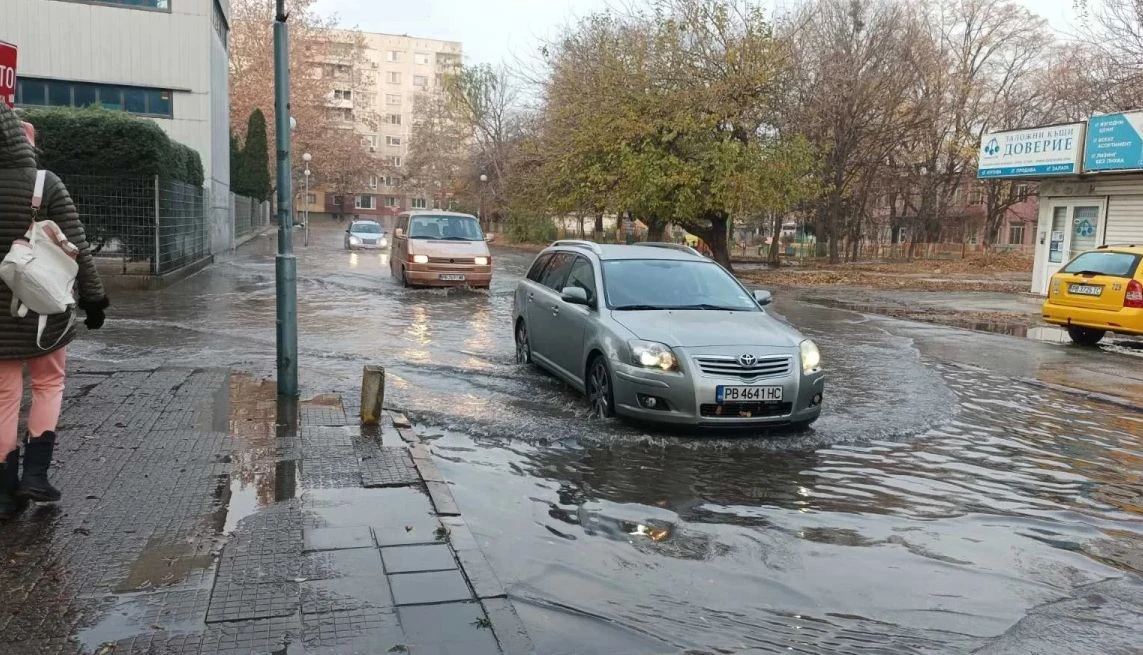 Кошмарът в Пловдив няма край, полиция отцепи цял квартал! Зрелищни СНИМКИ и ВИДЕО