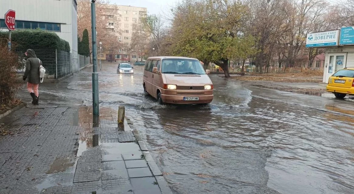 Кошмарът в Пловдив няма край, полиция отцепи цял квартал! Зрелищни СНИМКИ и ВИДЕО
