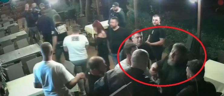 Мутренските времена се върнаха, потресващо ВИДЕО 18+ от Световрачене с полицаи и...