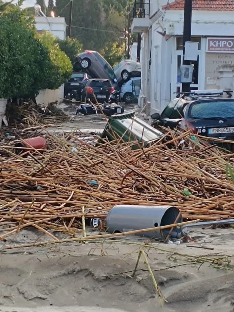 Апокалипсисът в Гърция няма край, всичко е под вода СНИМКИ
