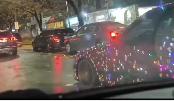 Всички полудяха по тази кола в Пловдив и това, което прави в тъмното ВИДЕО