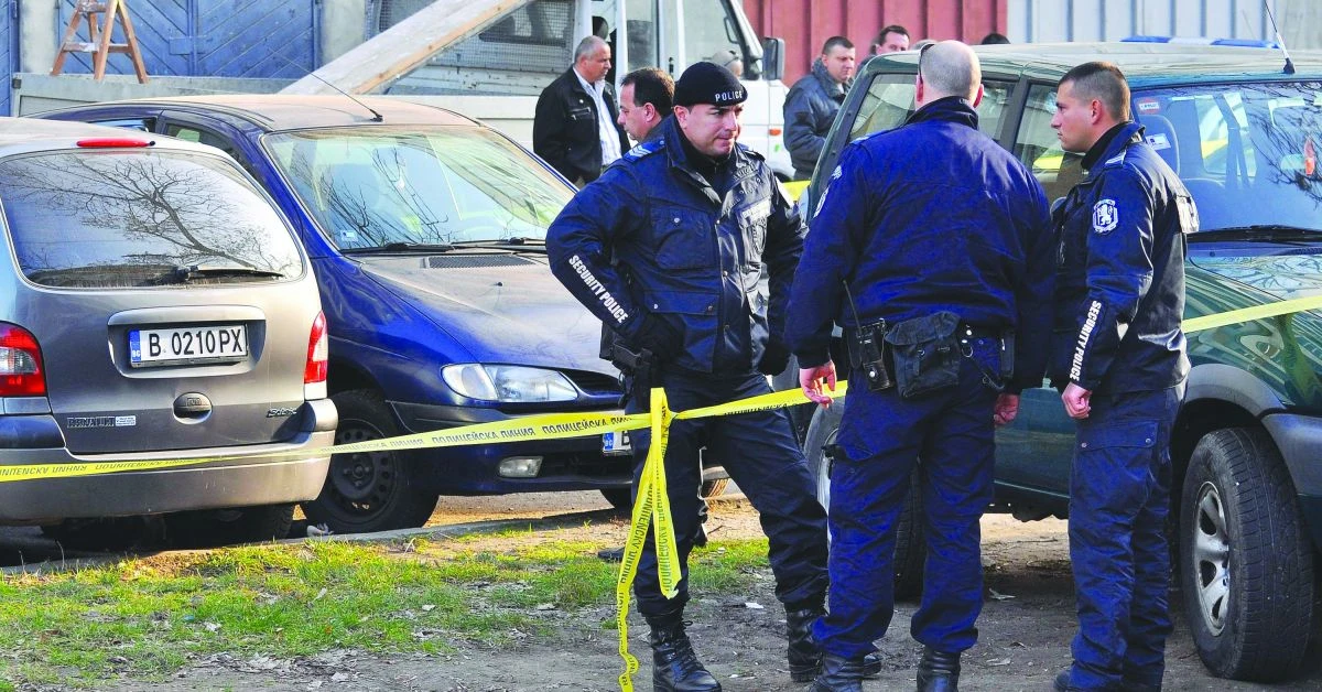 Отхвърлен Ромео гръмна жена си и любовника ѝ пред очите на куп свидетели, опря пистолета до челото си и...