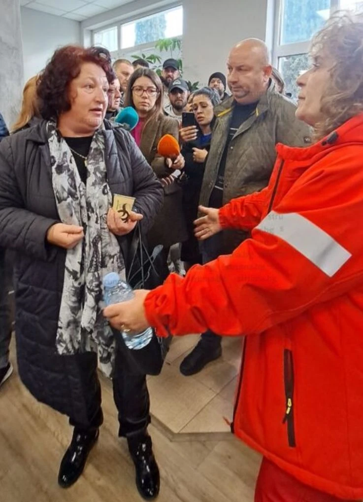 Скандал в Сандански заради починалото бебе! Роднини скочиха на лекари и стана страшно 