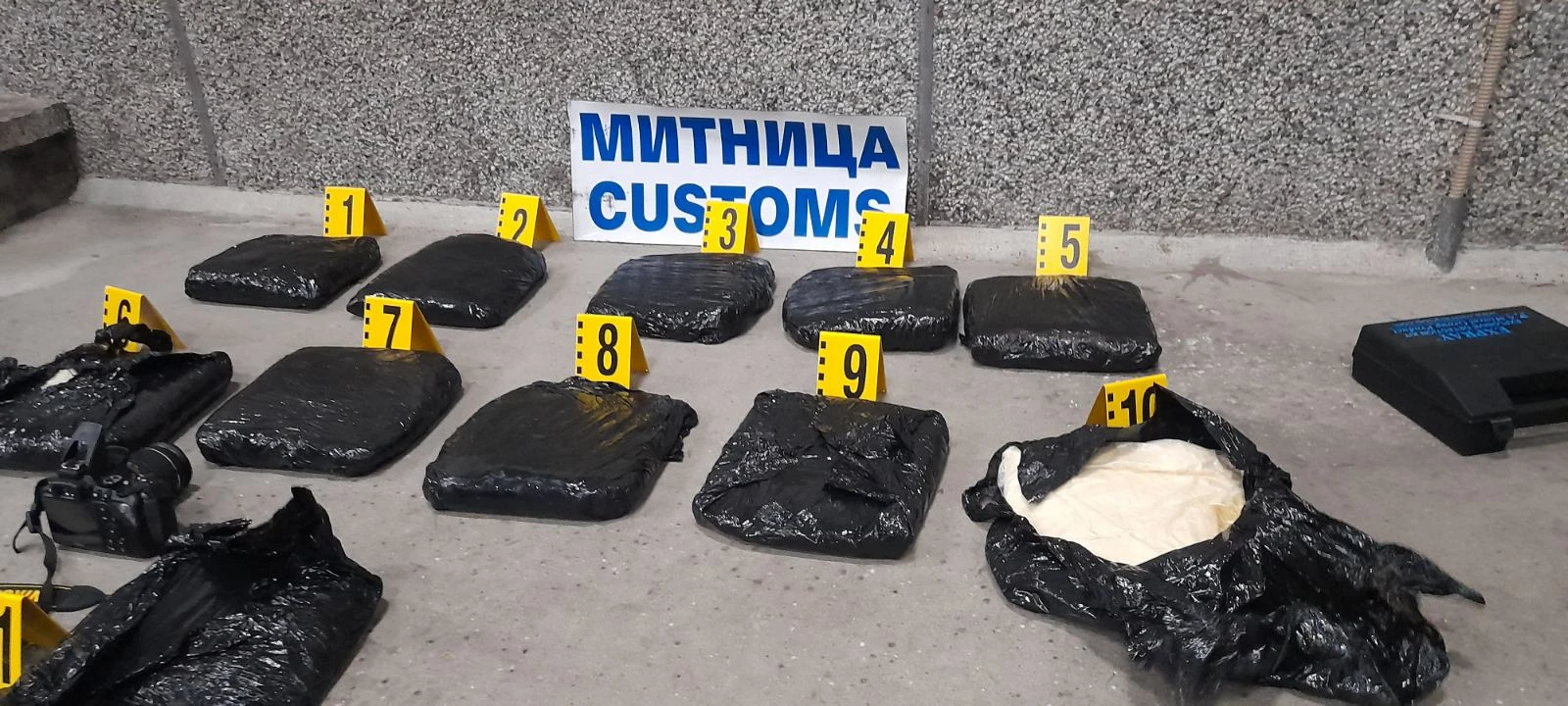 Топ удар за 4 млн. лв. на митничарите на ГКПП Ферибот Оряхово СНИМКИ