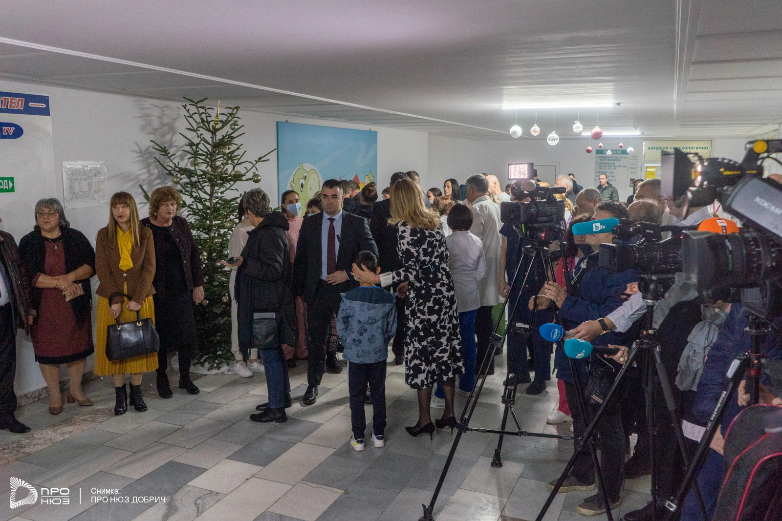 Дете колабира пред очите на президента Радев, съпругата му взе нещата в свои ръце СНИМКИ
