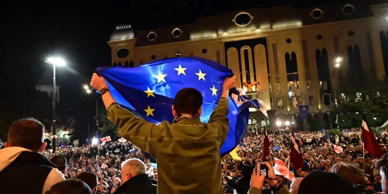 Aydinlik Gazetesi: Ще стане ли Тбилиси новият Киев? 