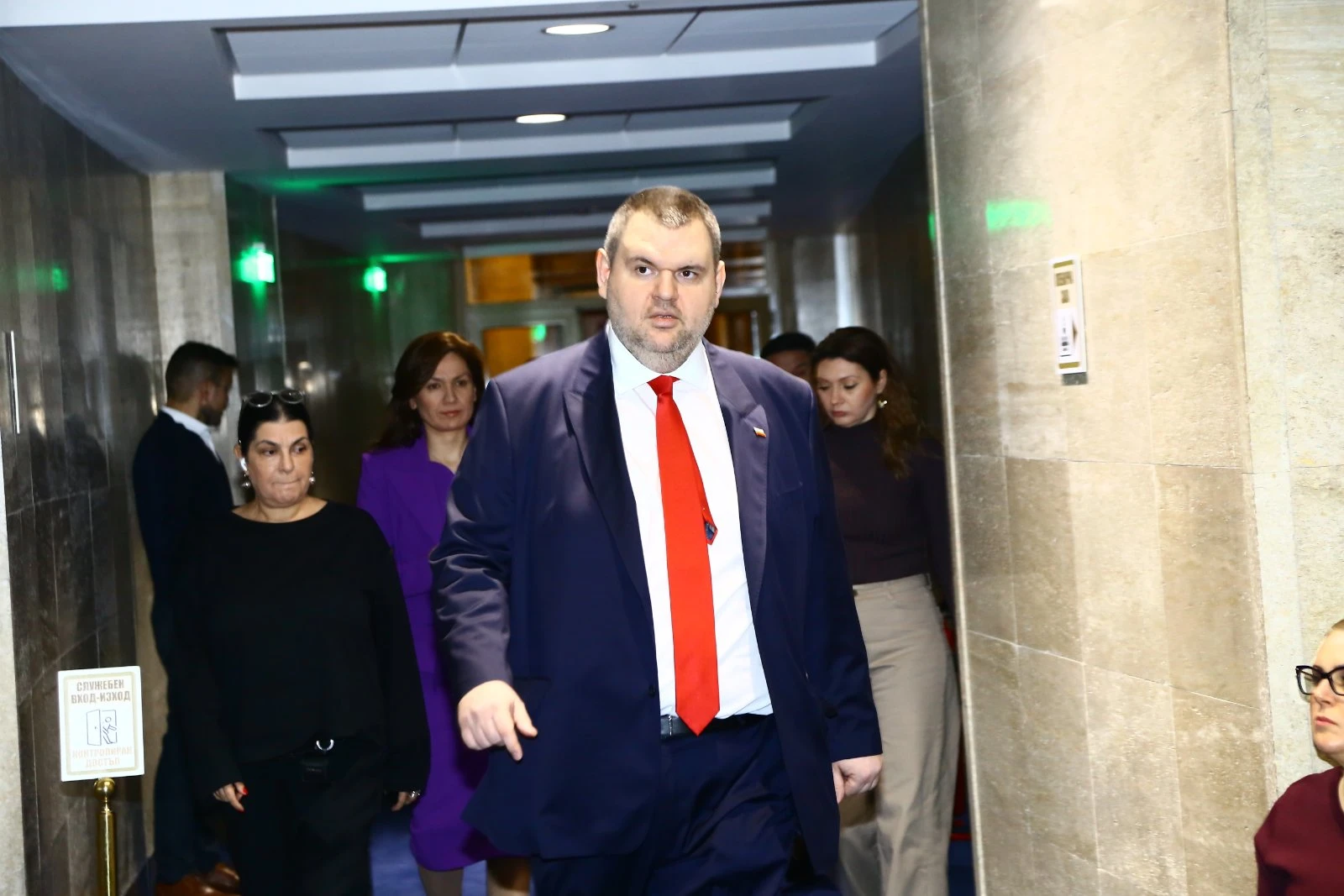 Пеевски се обяви срещу орязването на бюджета за инвестиционната програма на общините за 2025-та г.