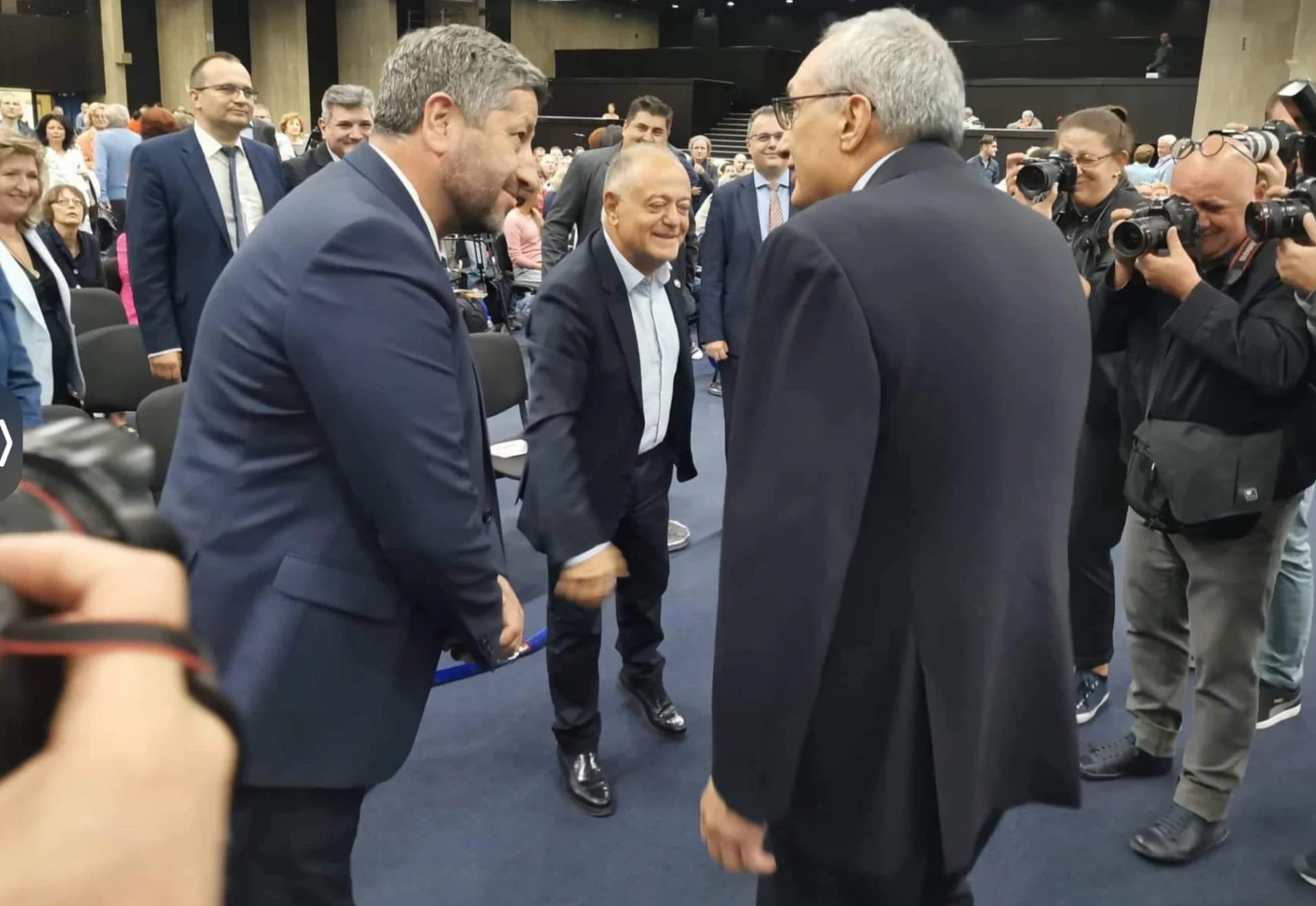 Евгений Михайлов: Поклон пред един "равноотдалечен експерт" СНИМКА