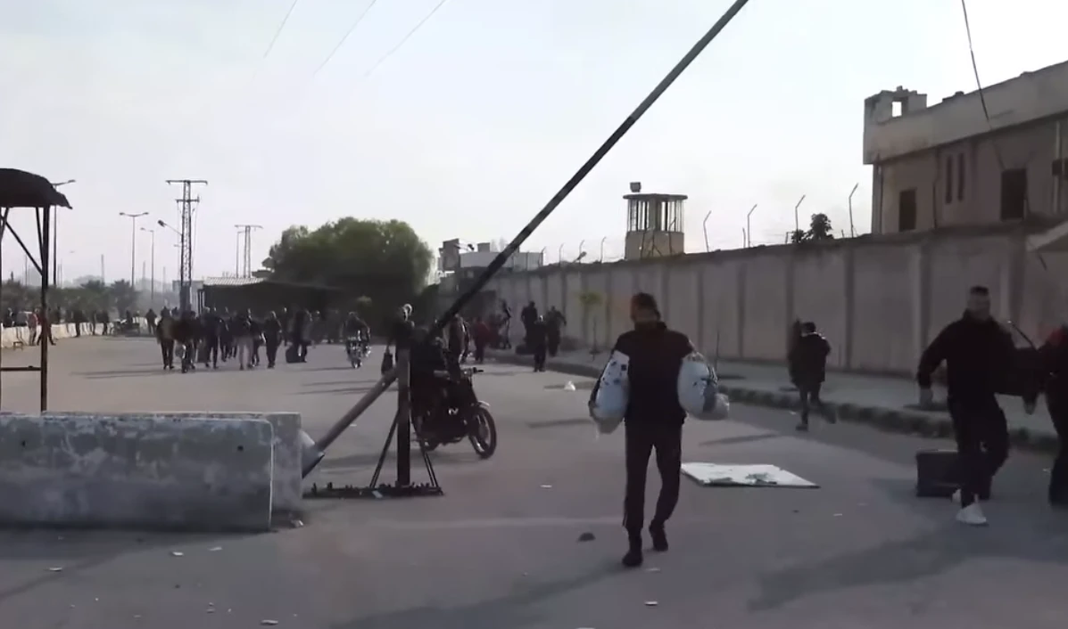 Жесток удар по Башар Асад, армията му бяга ВИДЕО