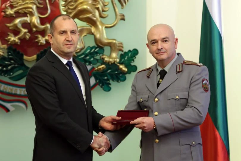 Румен Радев взе голямо решение за ген. Мутафчийски