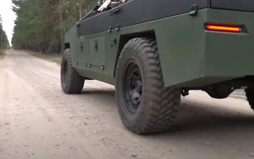 Показаха как действа безпилотният украински брониран автомобил Protector ВИДЕО