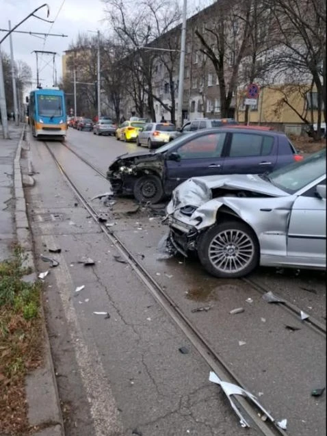 Двама джигити се удариха за добро утро в София СНИМКИ