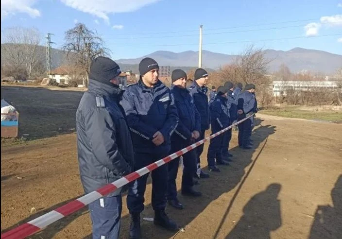 Бомба в БЛИЦ: Граждански арест на 17 полицаи във Велинград заради драмата с овцете!