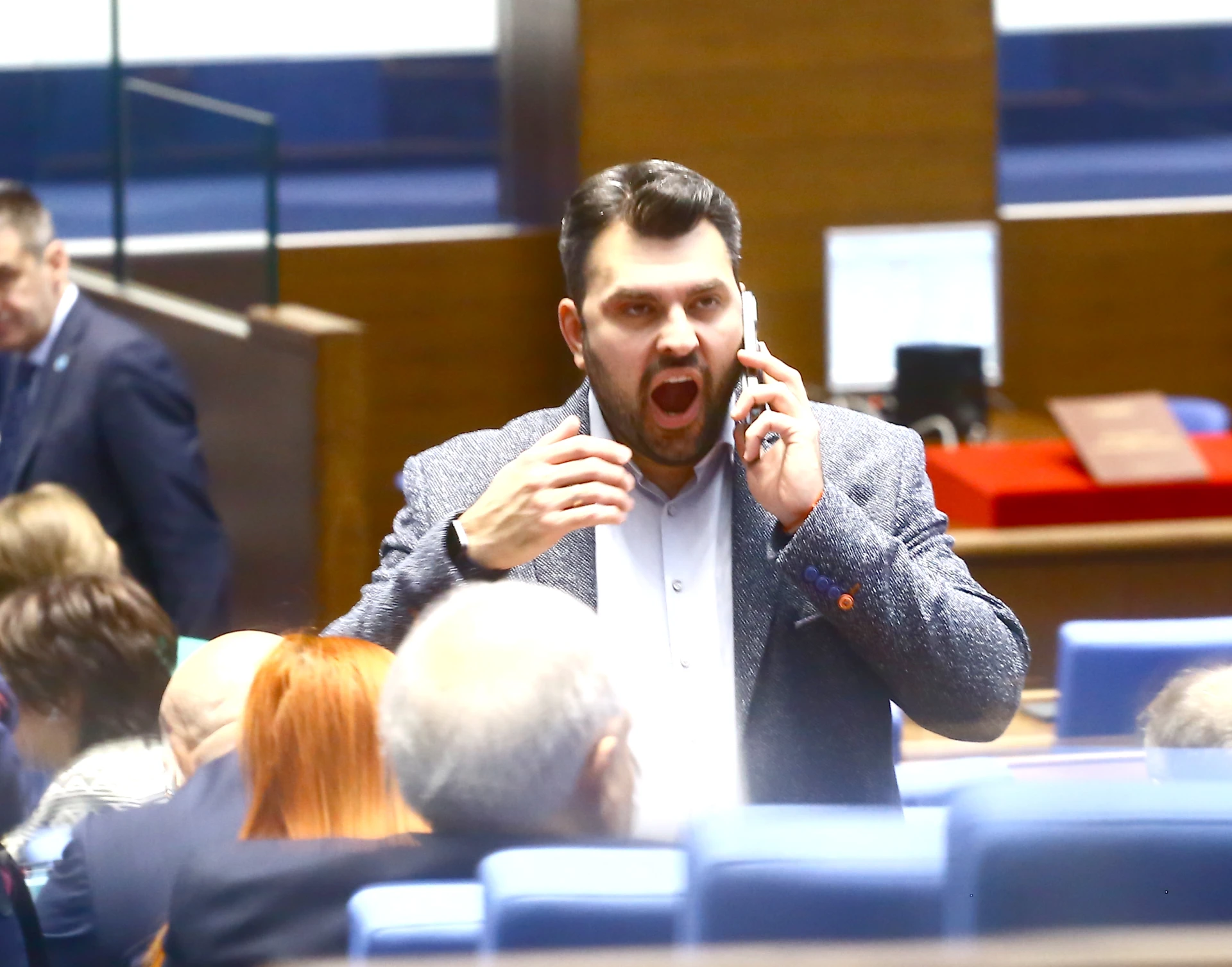 Външният министър с телефонен разговор на гореща тема за Газа