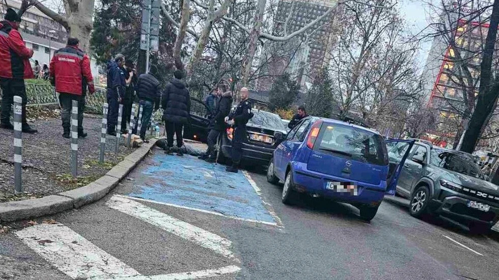 Див кървав екшън и гонка в София! Дилъри нападнаха полицаи, а после... СНИМКИ