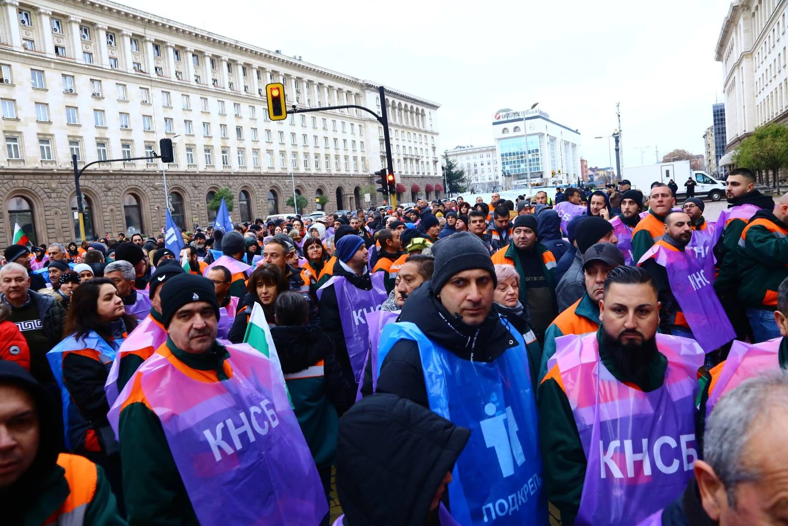 Масов протест в сърцето на София СНИМКИ