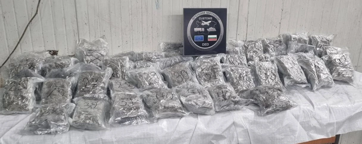 Огромен удар на "Капитан Андреево", ВИДЕО показва как се крие дрога за 400 бона