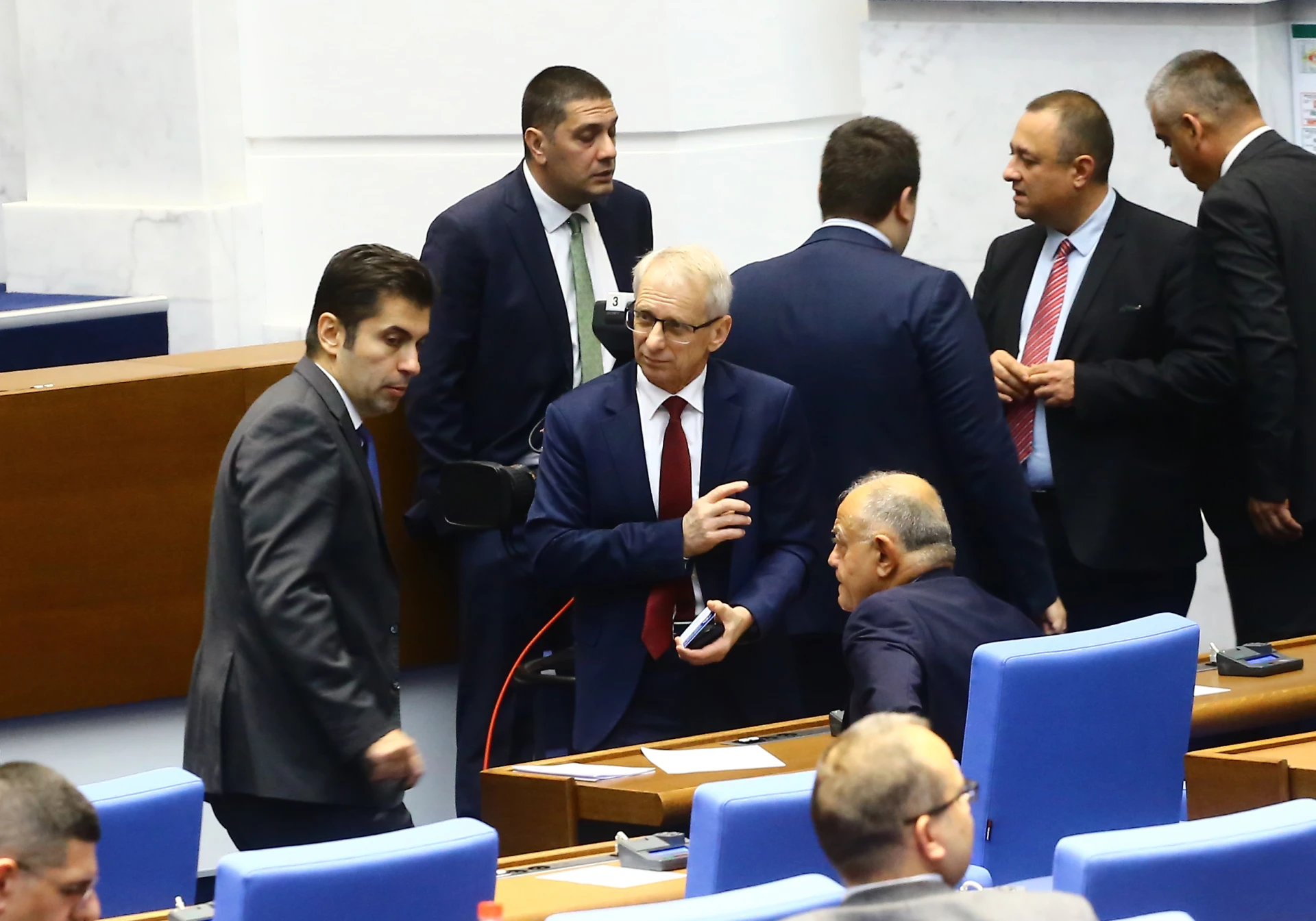 Един от създателите на „Промяната“ предрече разпад и посочи 2 партии, които са наказанието на народа ни