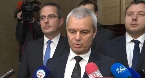 Костадинов със страшно предупреждение след разговора с Радев, заговори за фетиши и кастрация 