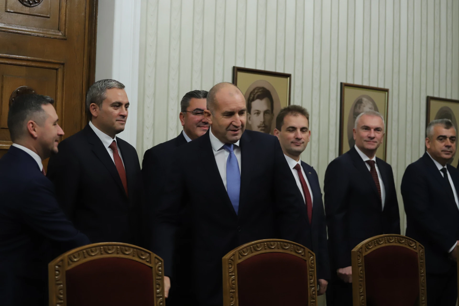 Чакъров цъфна при Радев, даде му обещание