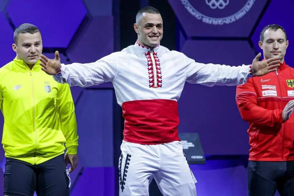 Карлос Насар за лична употреба! Шампионът да внимава!