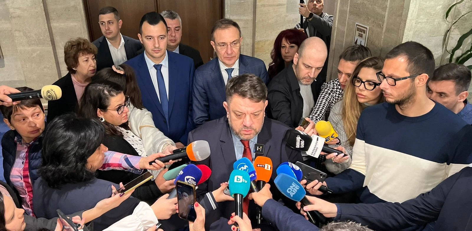 Атанас Зафиров: Получихме покана от ГЕРБ за среща, предстои да вземем решение
