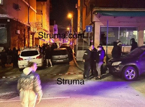 Мистерия обви смъртта на младите Илияна и Алекс! Пред фаталната квартира ври и кипи СНИМКИ