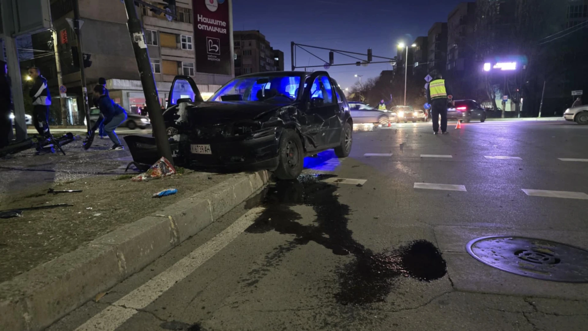 Ад в Ямбол: Майка и децата й изчакваха зелено, последва адска трагедия СНИМКИ 18+