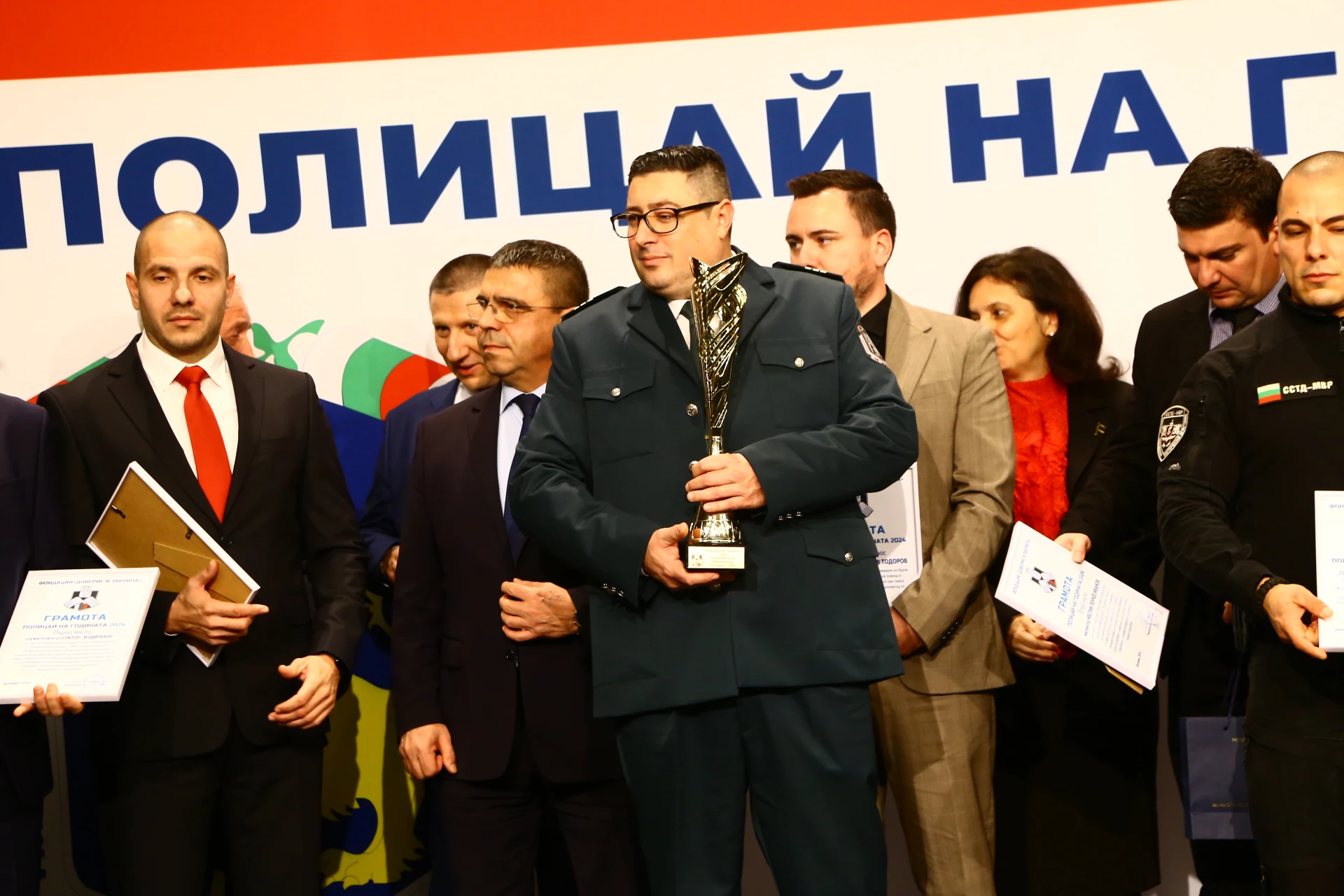 Ето кой стана Полицай на годината в България СНИМКИ