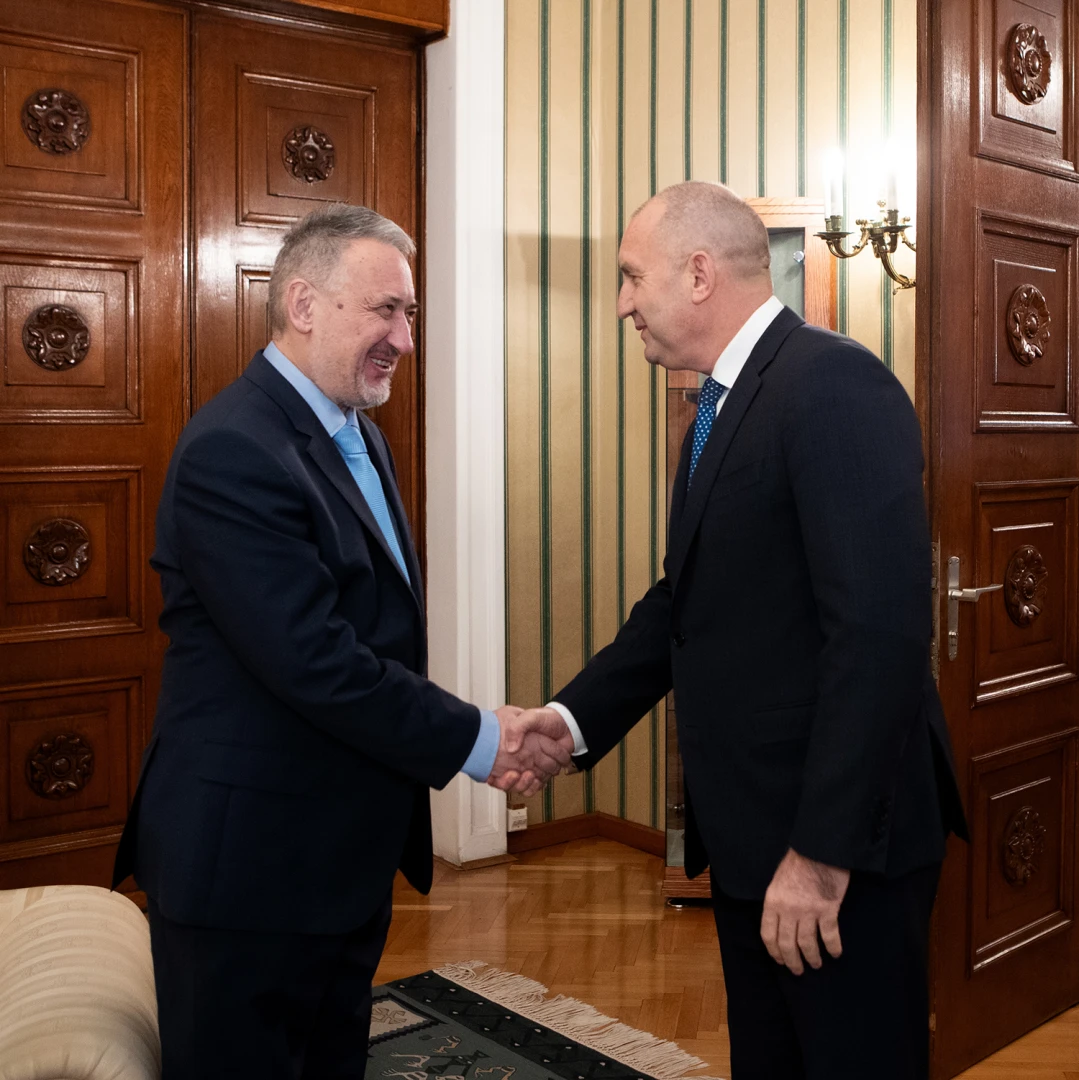 Любчо Георгиевски при Радев: Българите трябва да са в Конституцията на РСМ