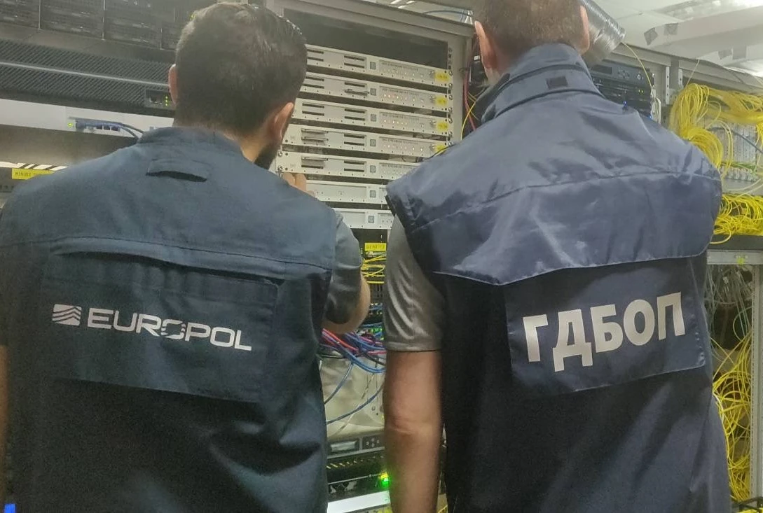 Мощен удар на ГДБОП по кибермафията за над 3 млн. евро СНИМКИ