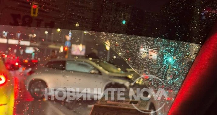 Брутално меле на пъпа на София СНИМКИ