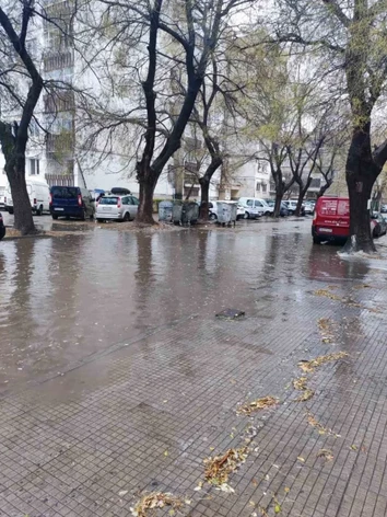 Голям наш град е под вода, хората бесни на общината СНИМКИ