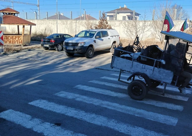 В Пловдивско не вярват на очите си: Кой ги контролира тези? СНИМКИ