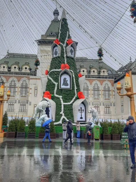 Българи "щурмуваха" коледния базар в Крайова СНИМКИ