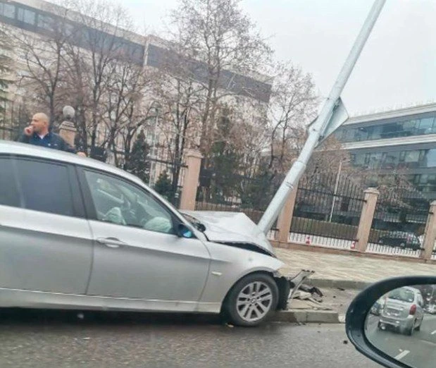 Нелепа катастрофа навръх празника в Пловдив СНИМКИ