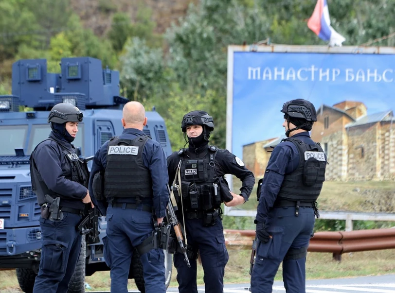 Напрежението в Митровица расте: Косовските власти с крайни мерки срещу паралелни сръбски институции 