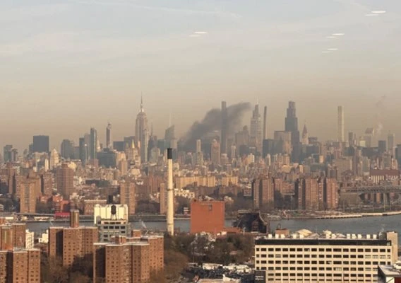 Празничен огнен ад! Коледен базар избухна в пламъци ВИДЕО